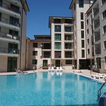 Amadeus Lux - Menada Hotel apartamentowy 3*