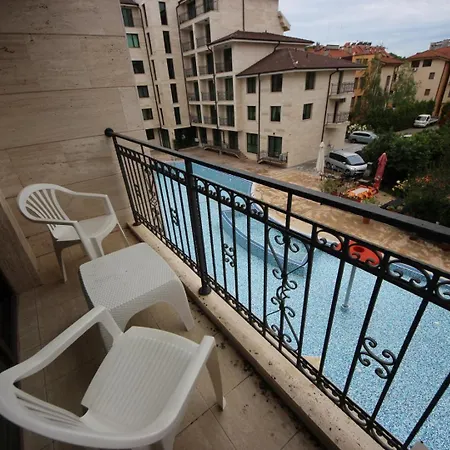 Amadeus Lux - Menada Apart-hotel 2*