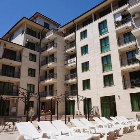 Amadeus Lux - Menada סאני ביץ'