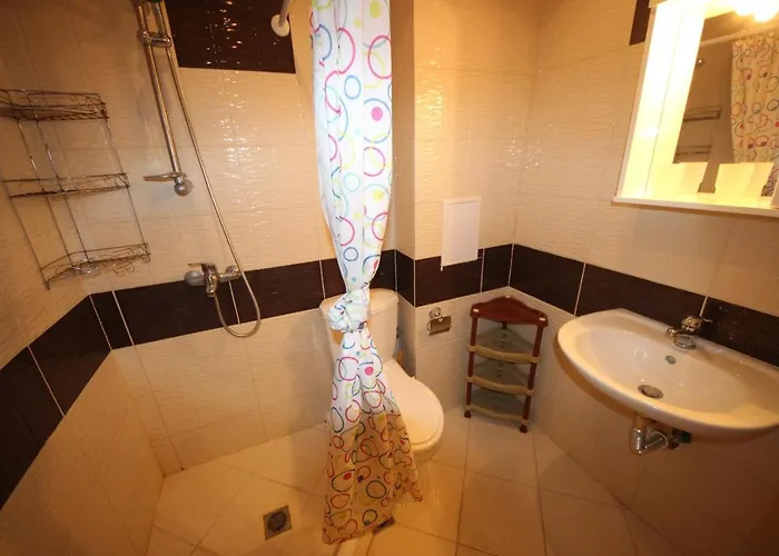 Amadeus Lux - Menada Σάνι Μπιτς