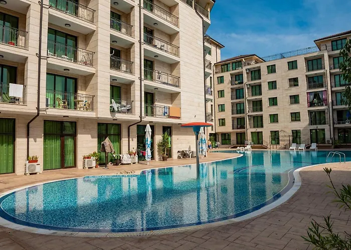 Ξενοδοχείο με διαμερίσματα Amadeus Lux - Menada Σάνι Μπιτς