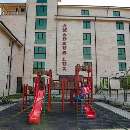 Amadeus Lux - Menada Słoneczny Brzeg