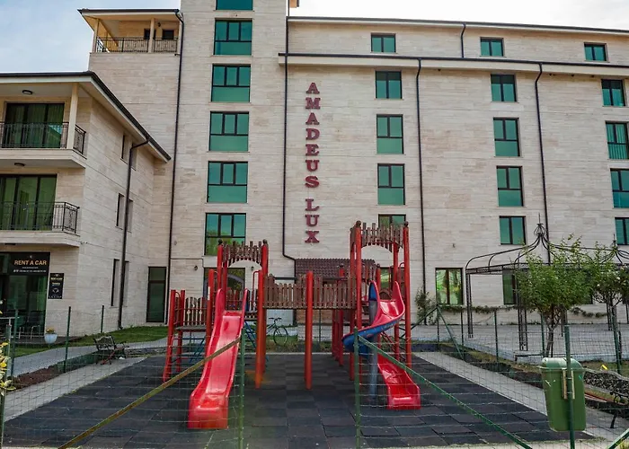 Amadeus Lux - Menada Słoneczny Brzeg