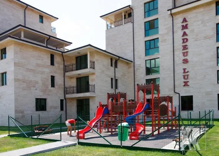 Amadeus Lux - Menada Słoneczny Brzeg