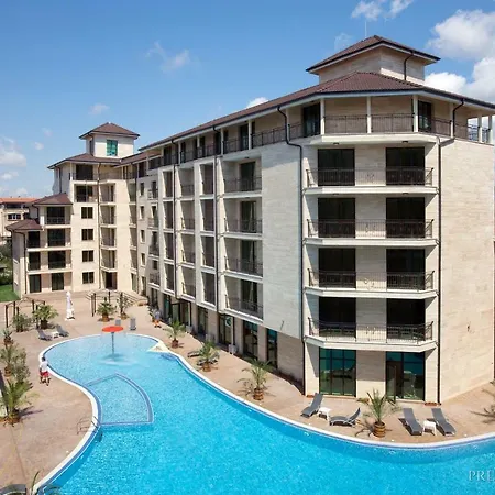 Aparthotel Amadeus Lux - Menada 3*