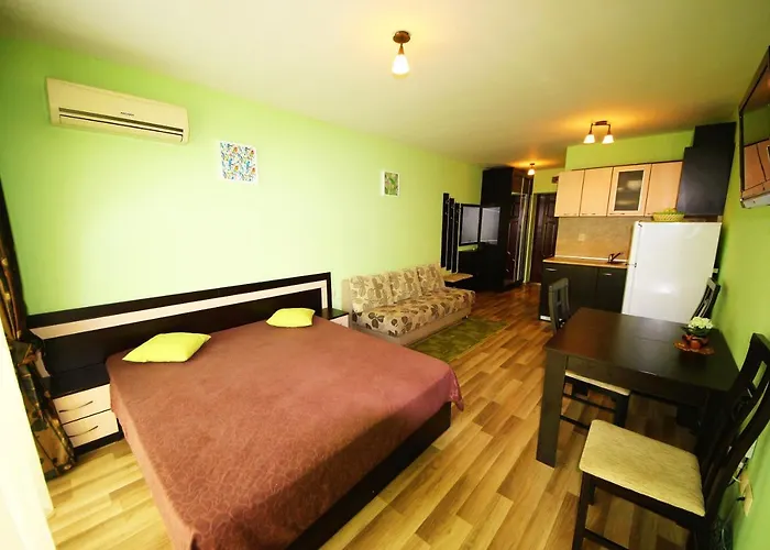 Aparthotel Amadeus Lux - Menada 3*