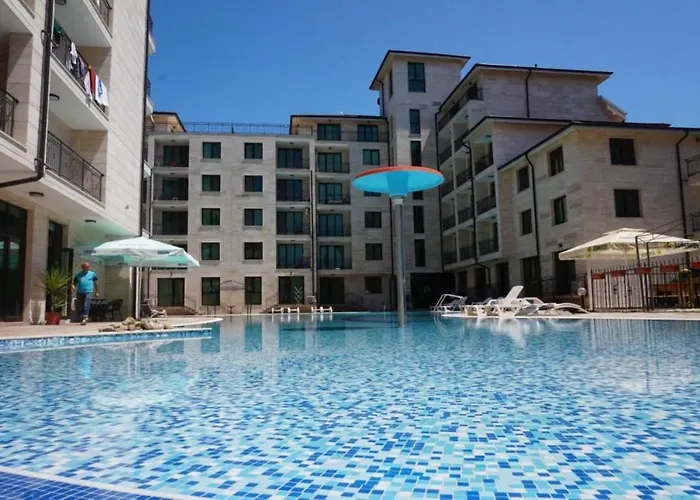 Amadeus Lux - Menada Aparthotel 3*