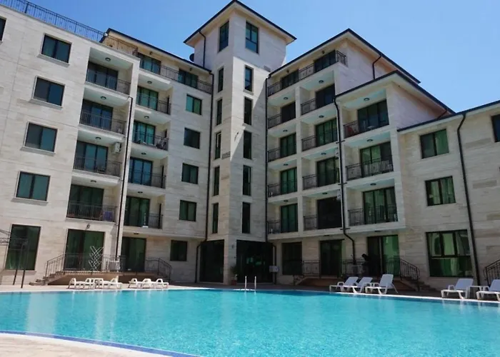 Amadeus Lux - Menada Aparthotel 3*